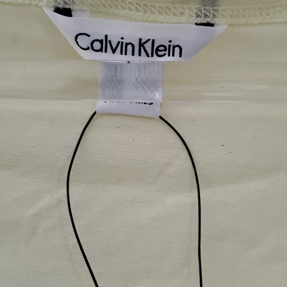 NWT Calvin Klein Light Green T-shirt - Picture 2 of 4